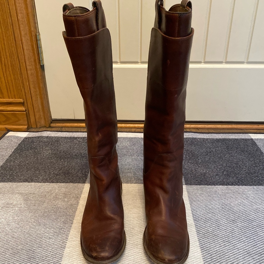 Frye tall boots chestnut color size 8.5